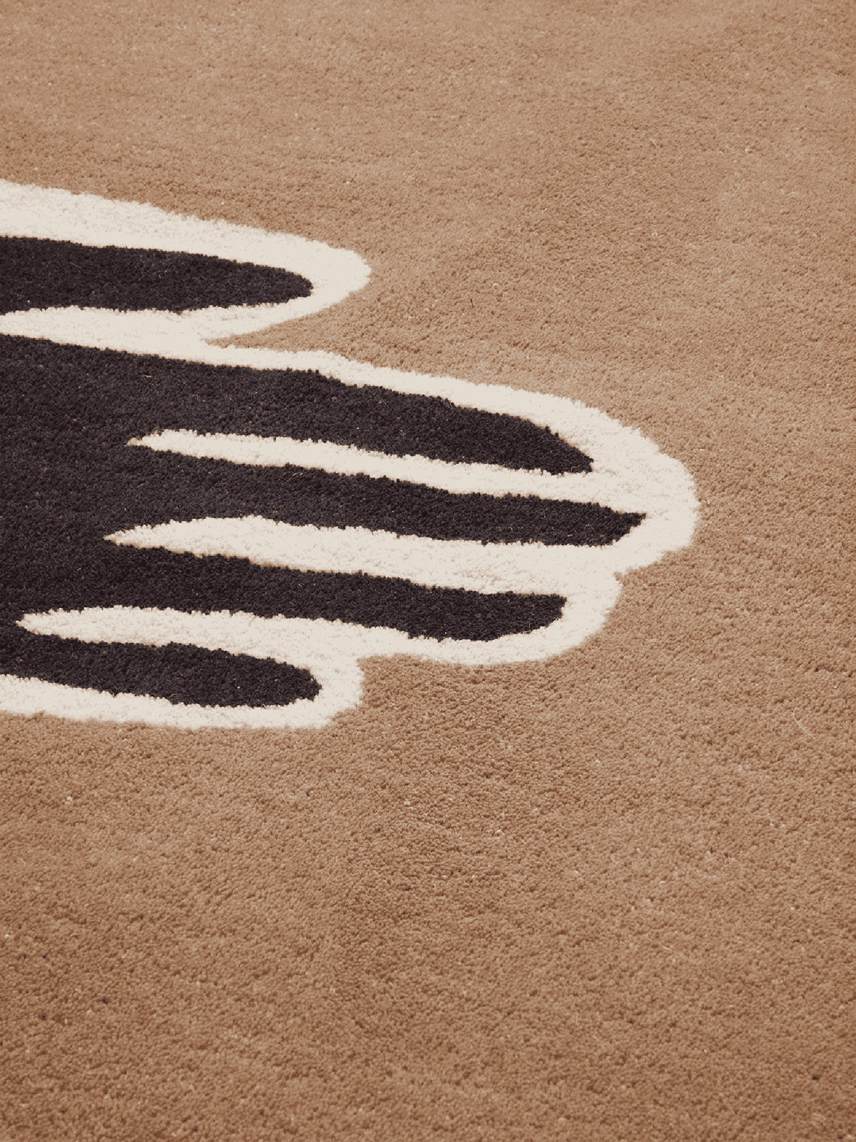 Pose Tufted Rug - 140 x 200 - Dark Coffee/Offwhite