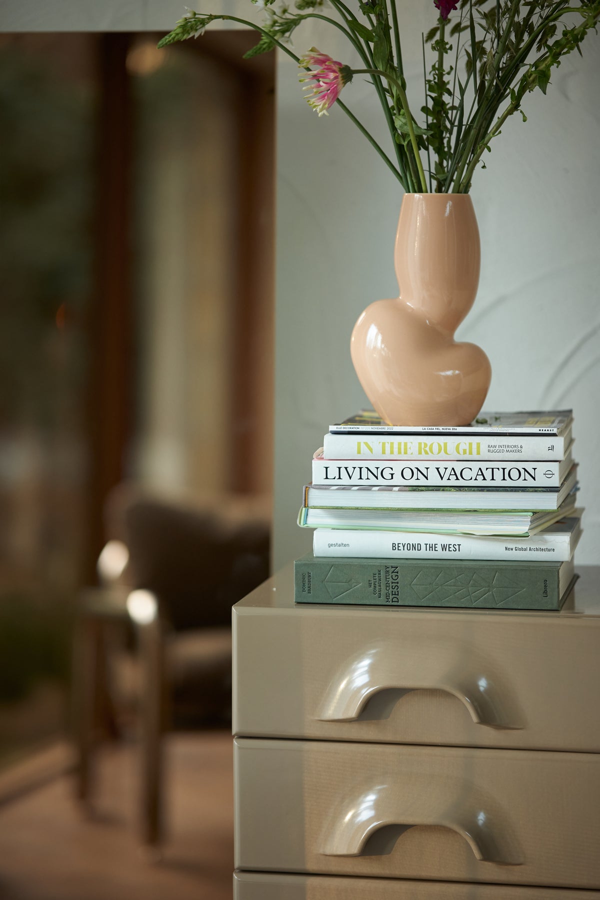 Ceramic vase organic cream M