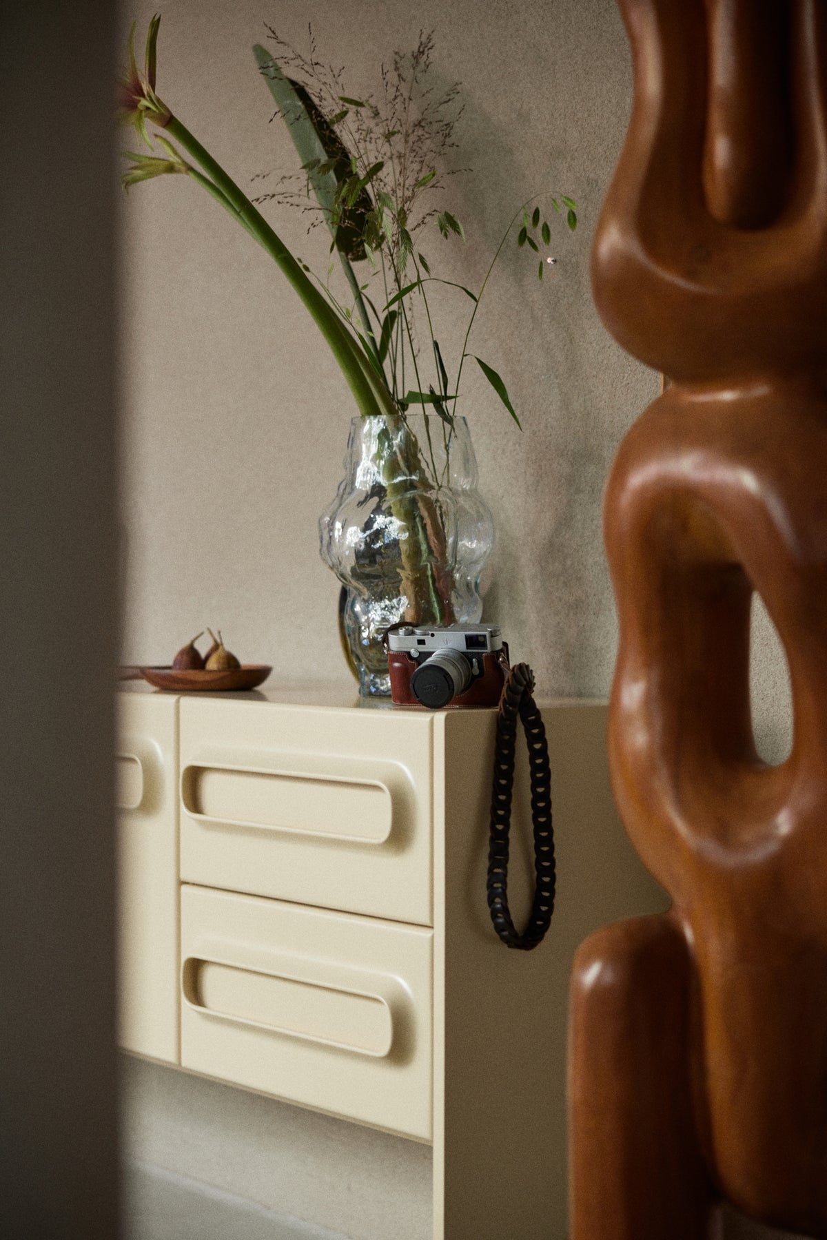 Space dresser, cream