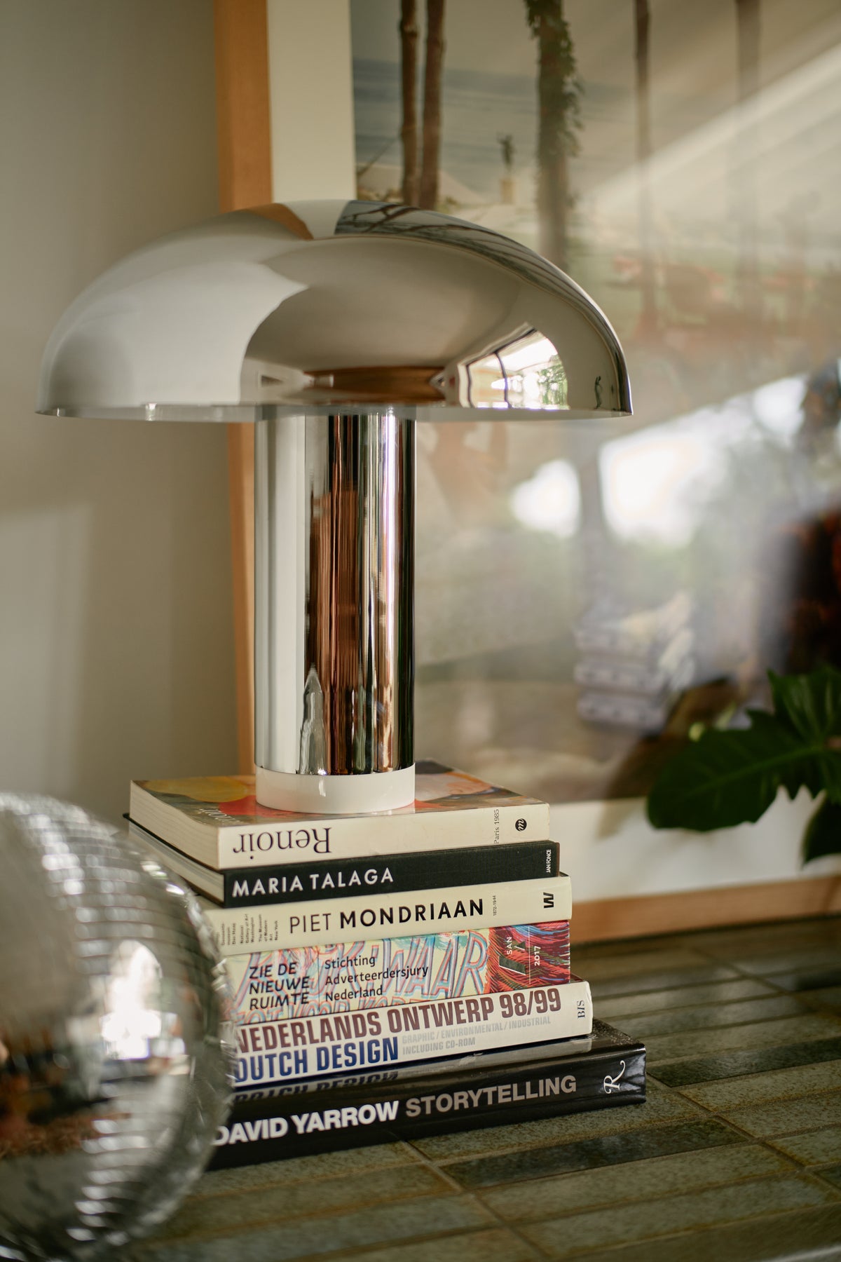 Lounge table lamp chrome