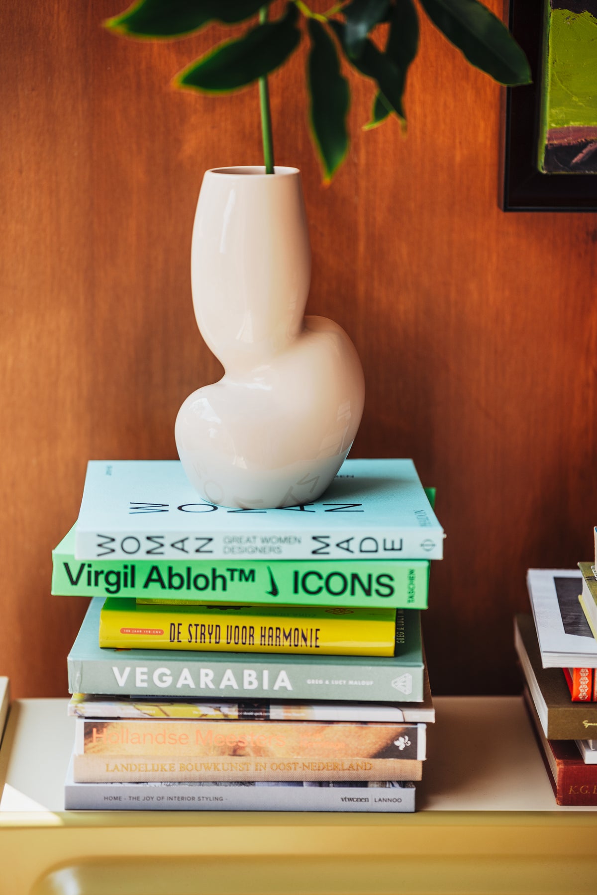 Ceramic vase organic cream M