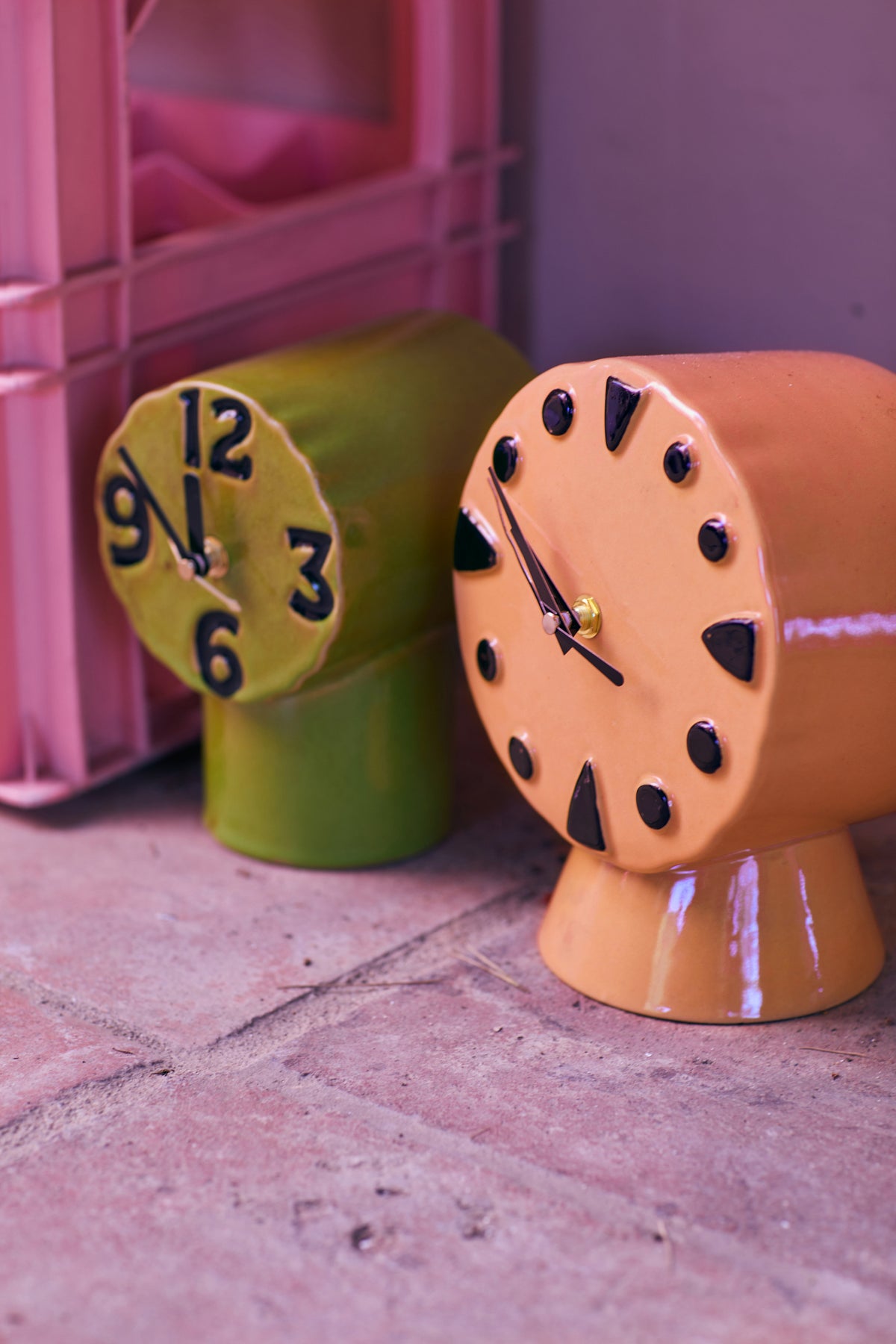 Retro ceramic clock peach