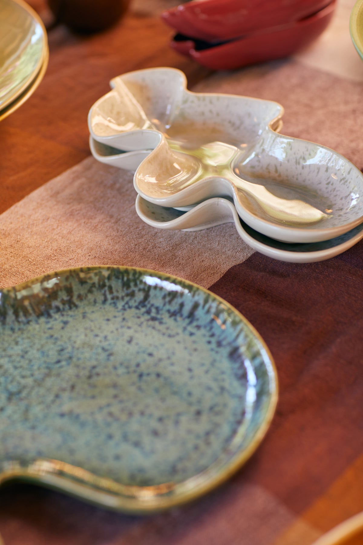 Shell serving bowl oyster